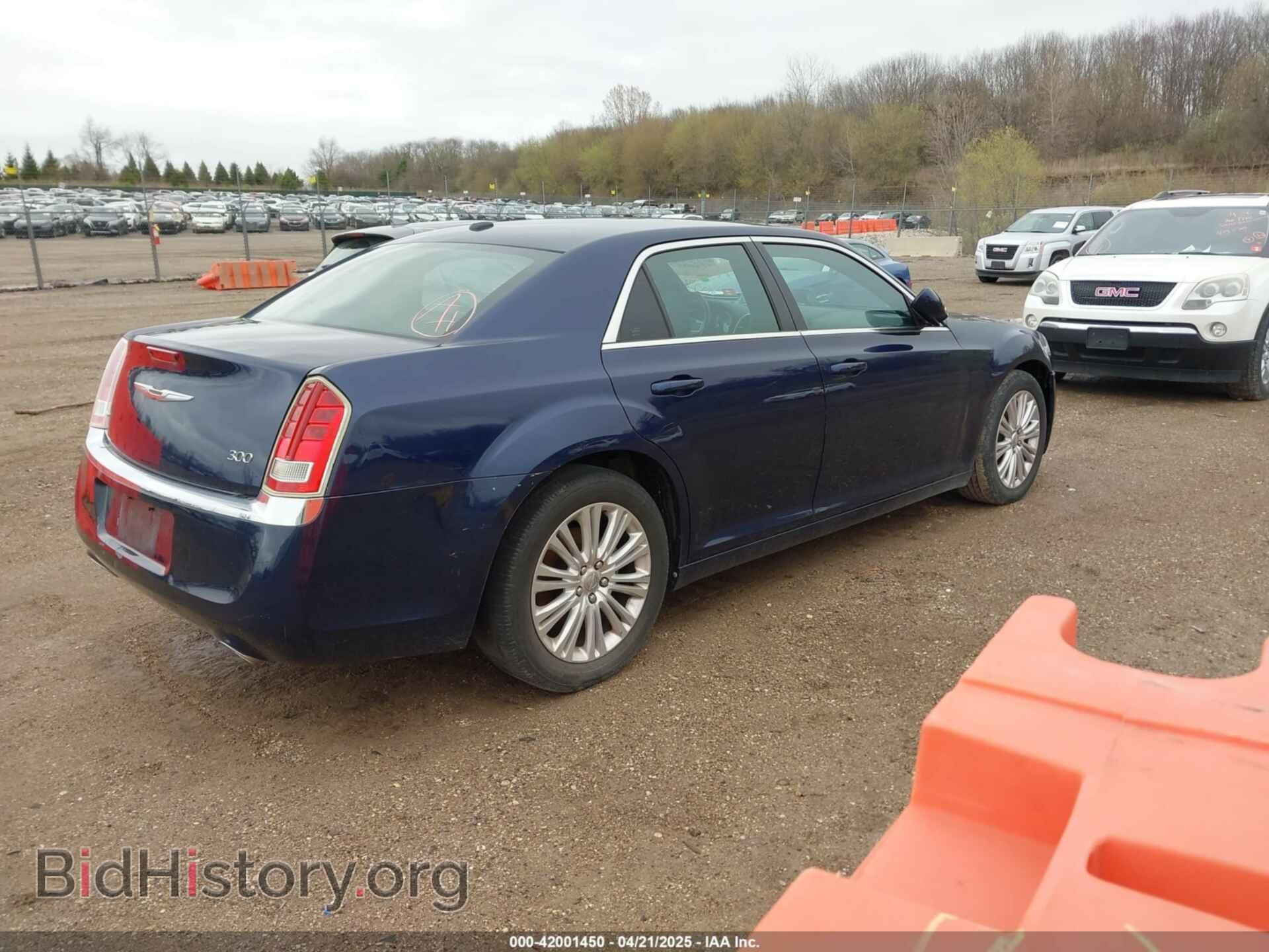 2013 CHRYSLER 300 - VIN: 2C3CCARG2DH581128 - Фото 4