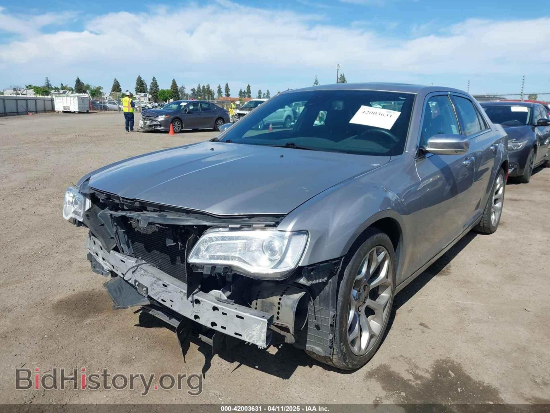 2017 CHRYSLER 300C - VIN: 2C3CCAPT1HH548403 - Photo 2