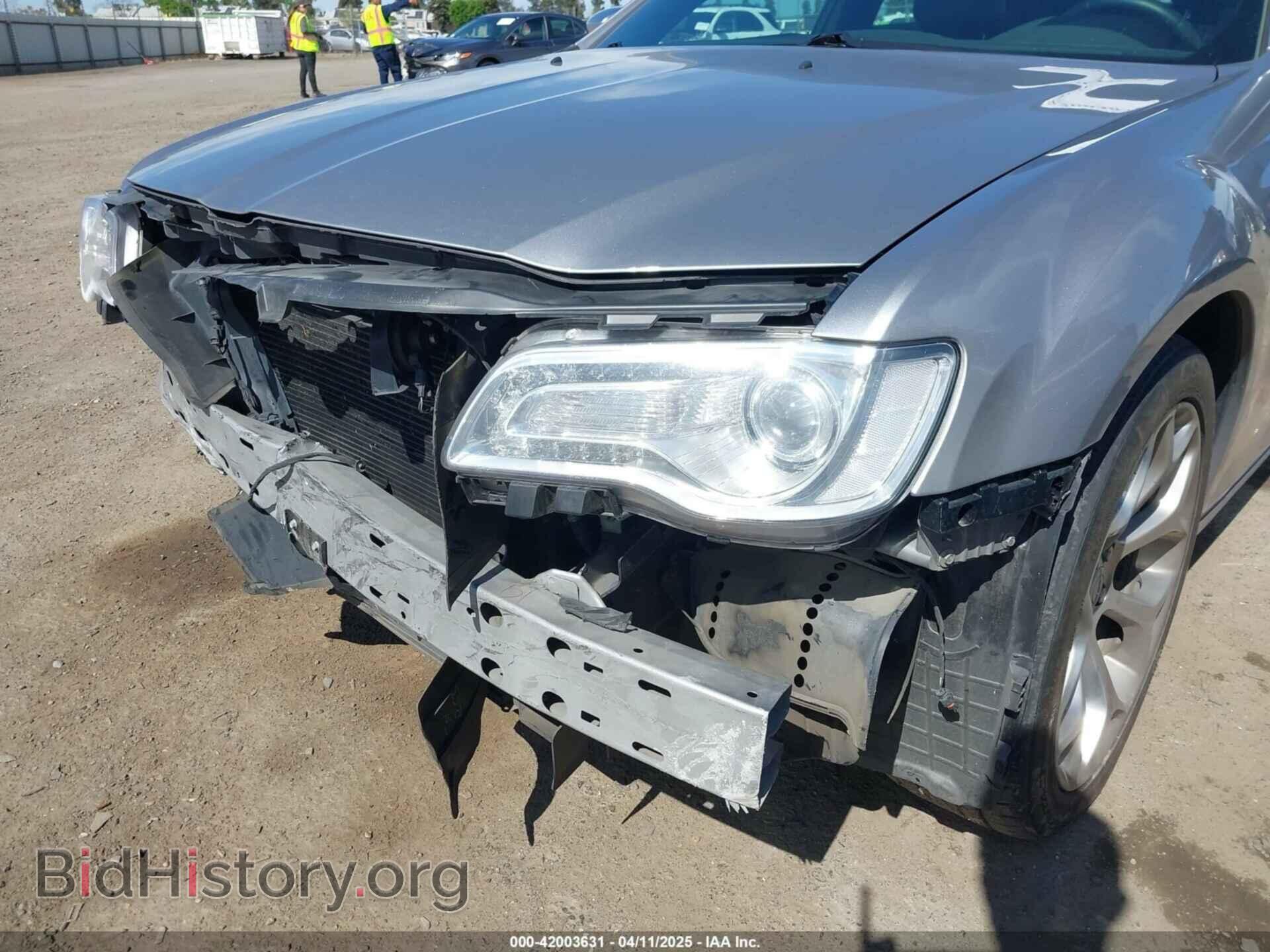 2017 CHRYSLER 300C - VIN: 2C3CCAPT1HH548403 - Photo 17