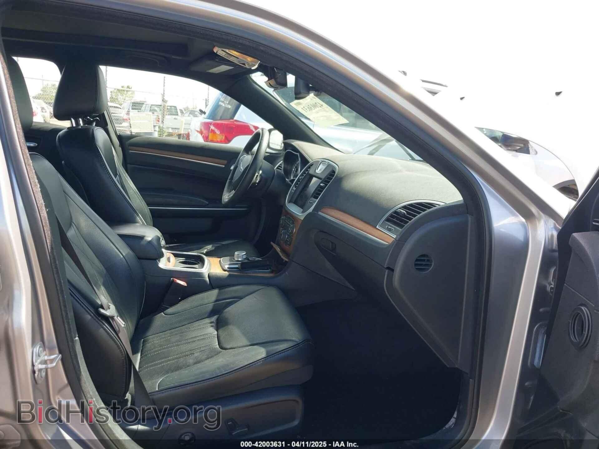 2017 CHRYSLER 300C - VIN: 2C3CCAPT1HH548403 - Photo 5