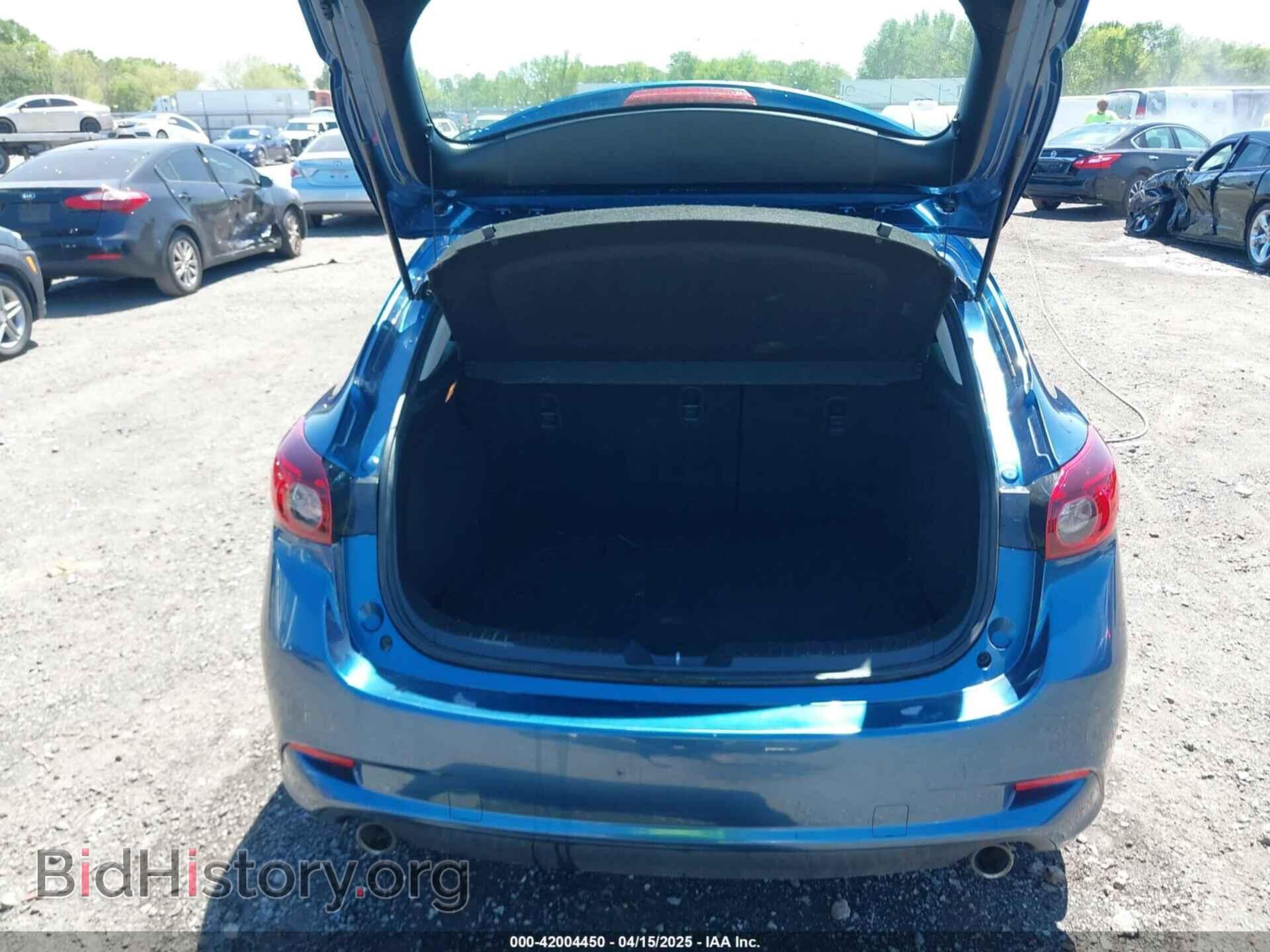 2018 MAZDA MAZDA3 - VIN: 3MZBN1L38JM185142 - Фото 17