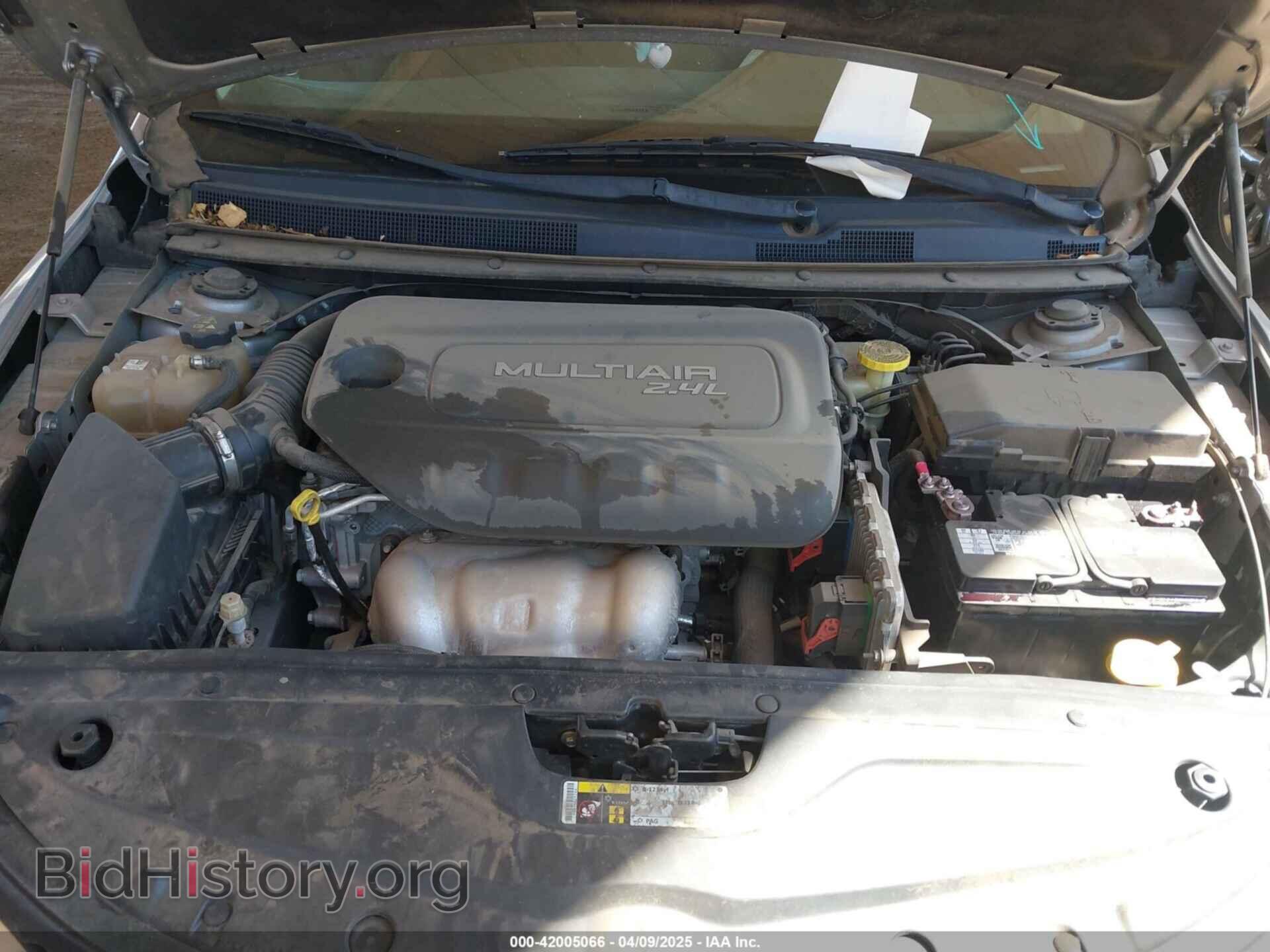 2015 CHRYSLER 200 - VIN: 1C3CCCAB7FN606899 - Фото 10