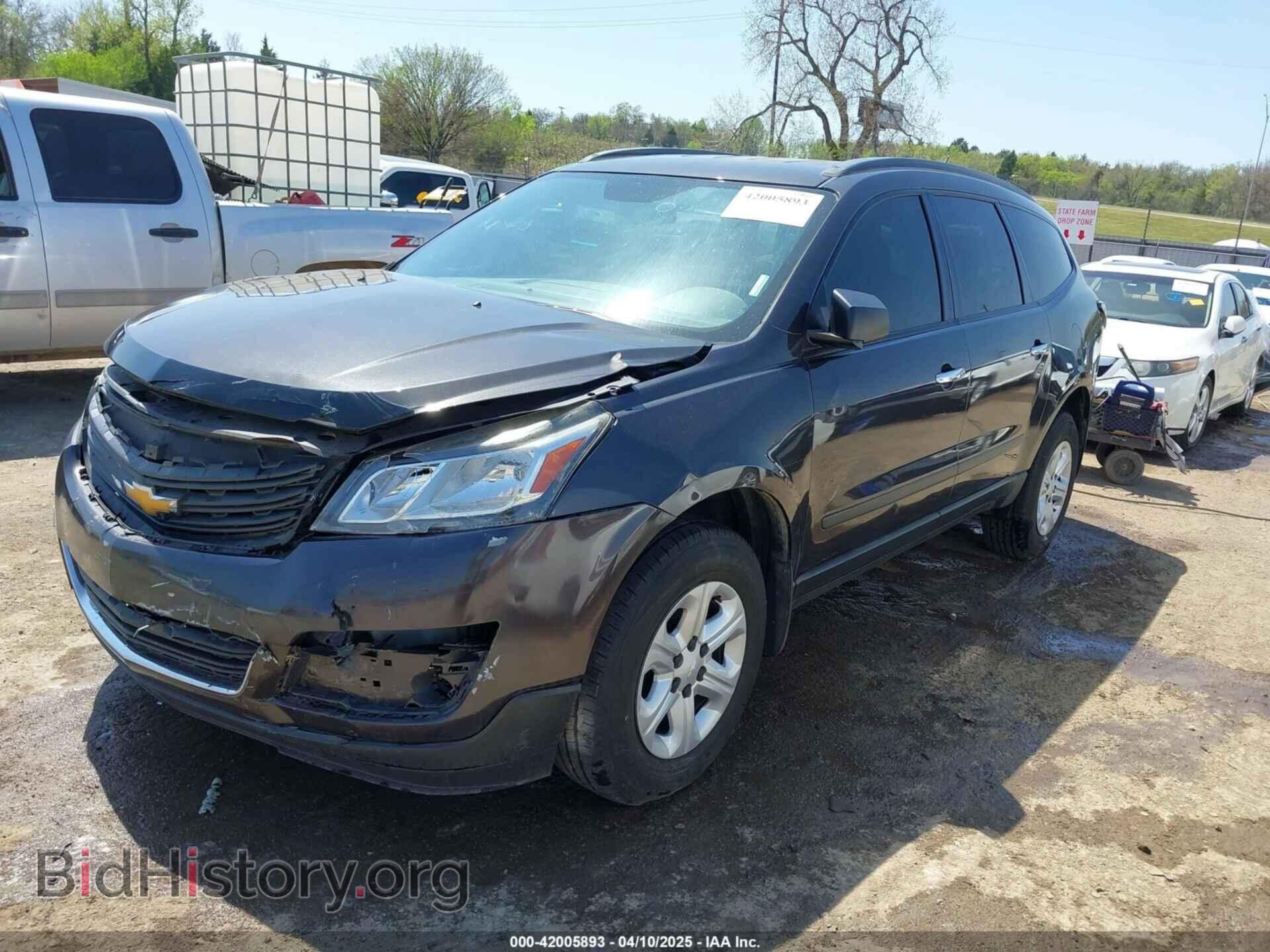 2017 CHEVROLET TRAVERSE - VIN: 1GNKRFKD0HJ330896 - Фото 2