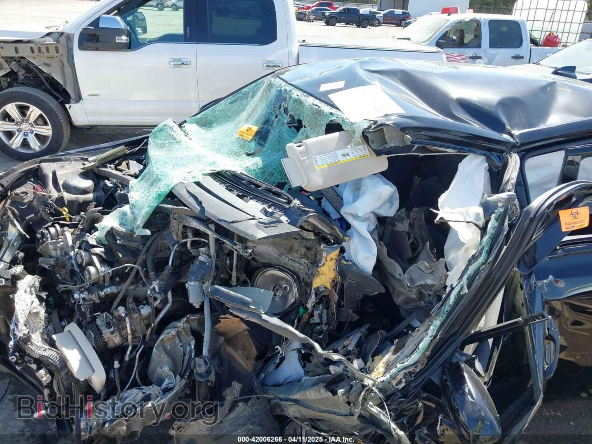 2019 CHRYSLER 300 - VIN: 2C3CCAAG3KH679271 - Фото 6