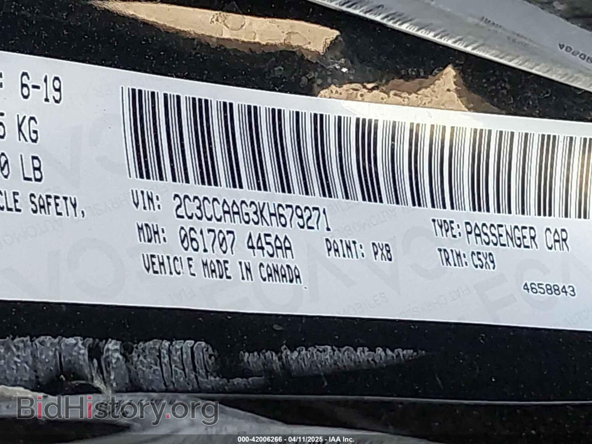2019 CHRYSLER 300 - VIN: 2C3CCAAG3KH679271 - Фото 9