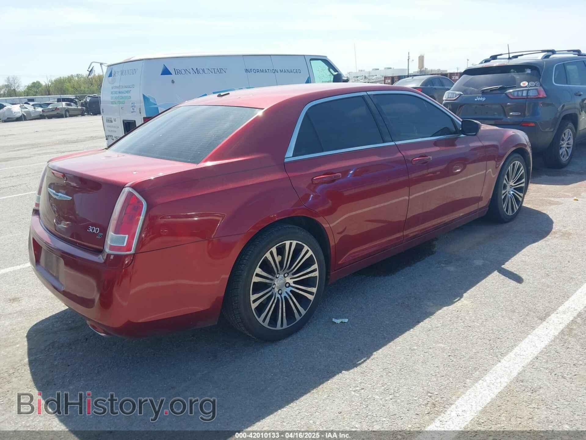 2014 CHRYSLER 300 - VIN: 2C3CCABG7EH136010 - Фото 4