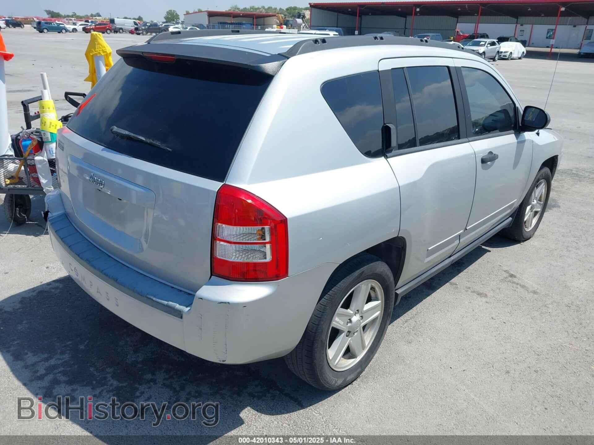 2008 JEEP COMPASS - VIN: 1J8FT47048D767281 - Фото 4