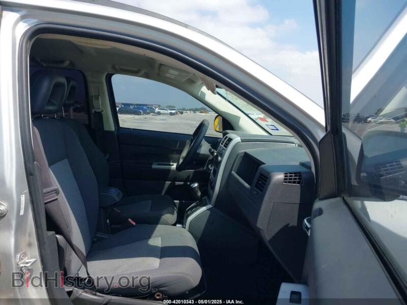 2008 Jeep COMPASS (VIN 1J8FT47048D767281) — фото 5 из 10