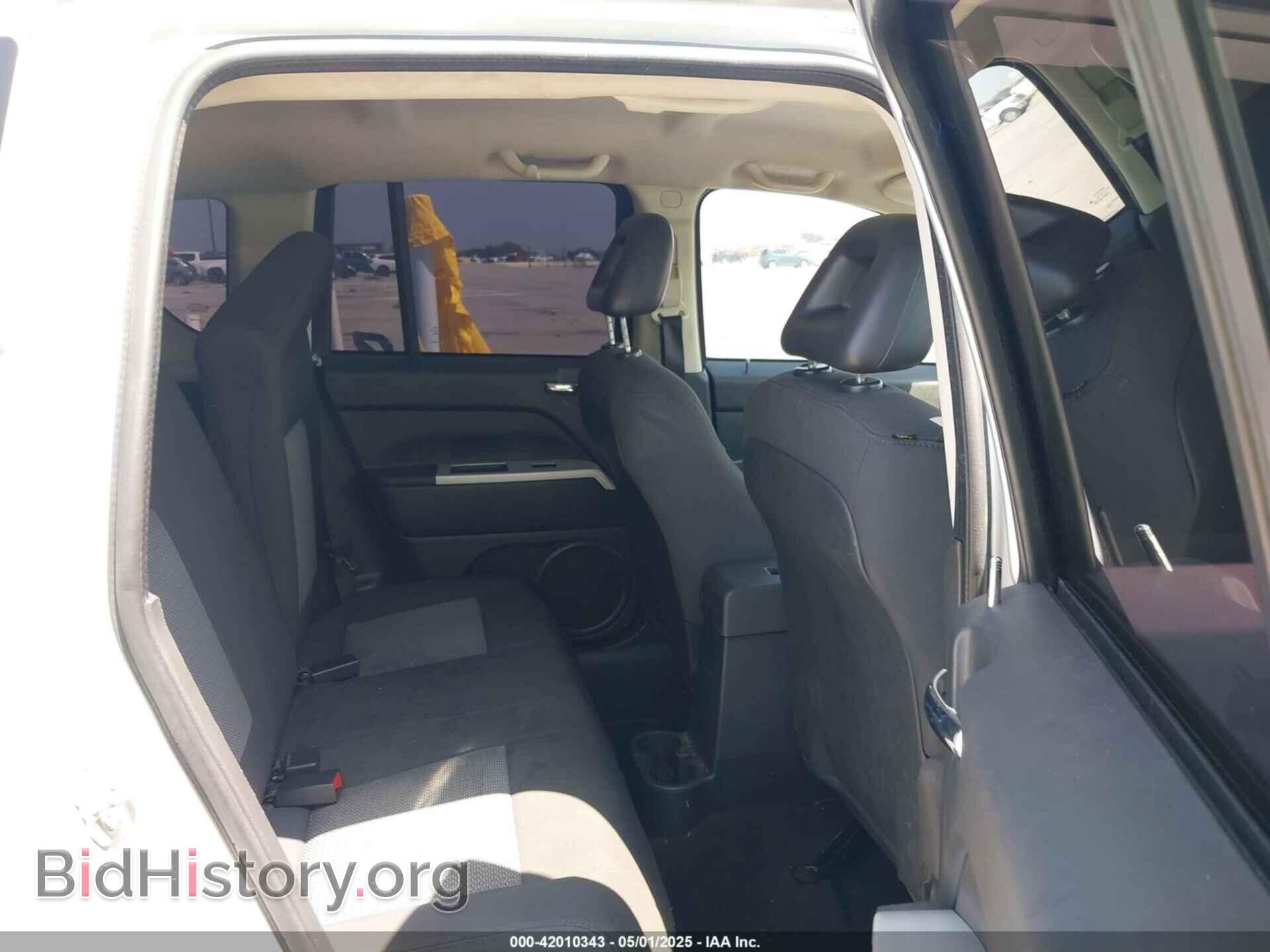 2008 JEEP COMPASS - VIN: 1J8FT47048D767281 - Фото 8