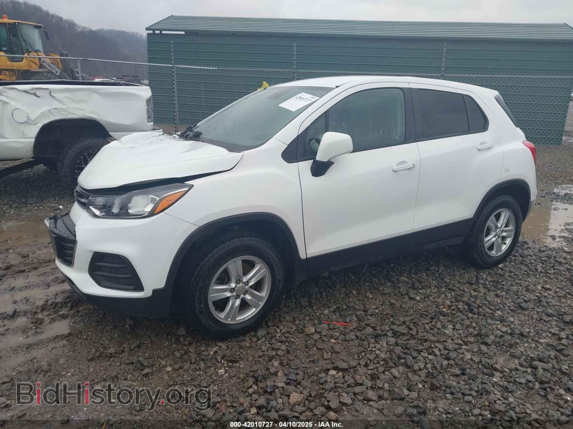 2019 CHEVROLET TRAX - VIN: 3GNCJNSB3KL216010 - Фото 2