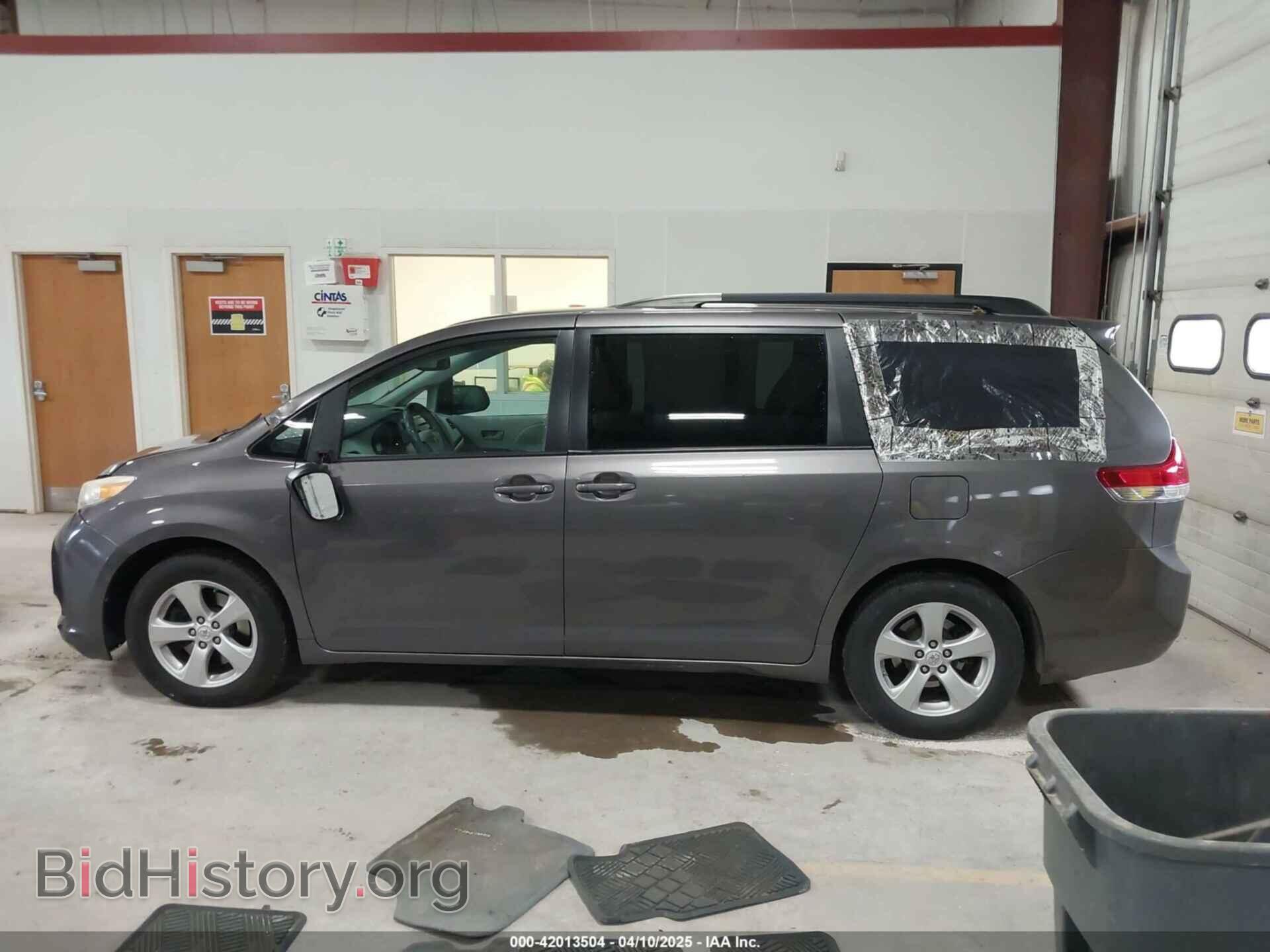 2011 TOYOTA SIENNA - VIN: 5TDKK3DC2BS068597 - Фото 14