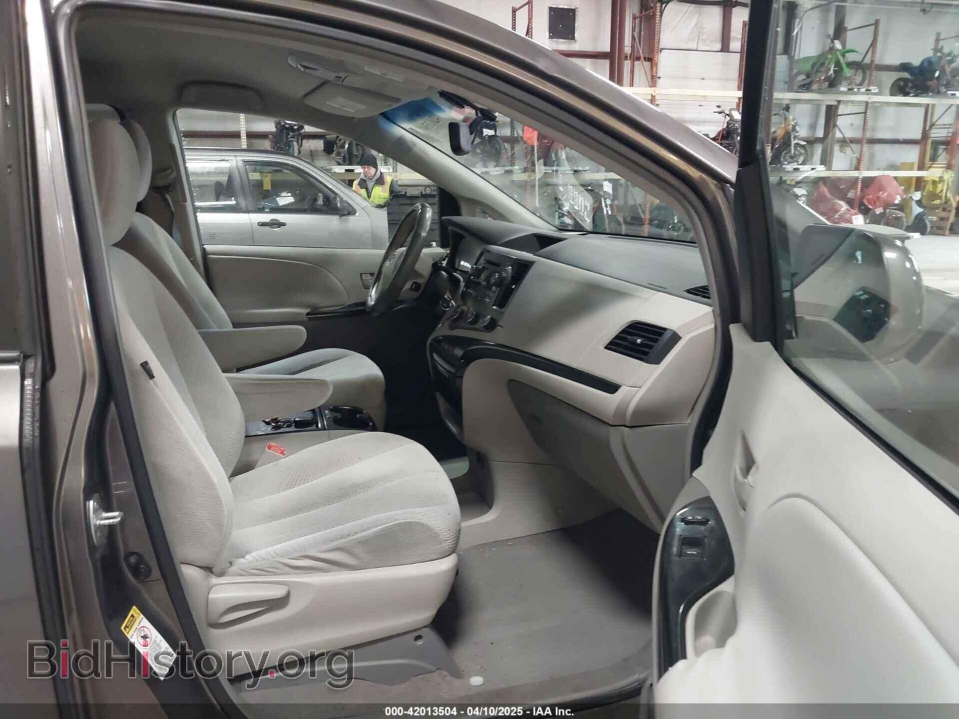 2011 TOYOTA SIENNA - VIN: 5TDKK3DC2BS068597 - Фото 5