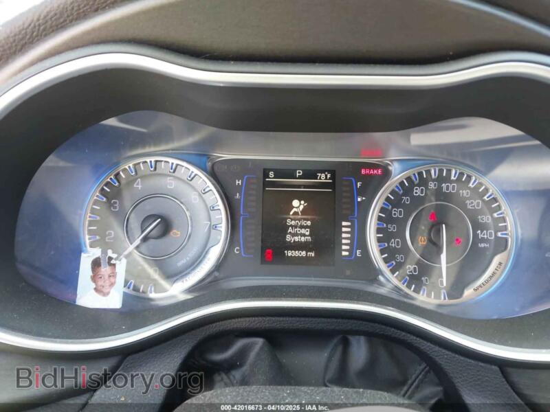 2016 Chrysler 200 (VIN 1C3CCCAB2GN145385) — photo 7 of 16