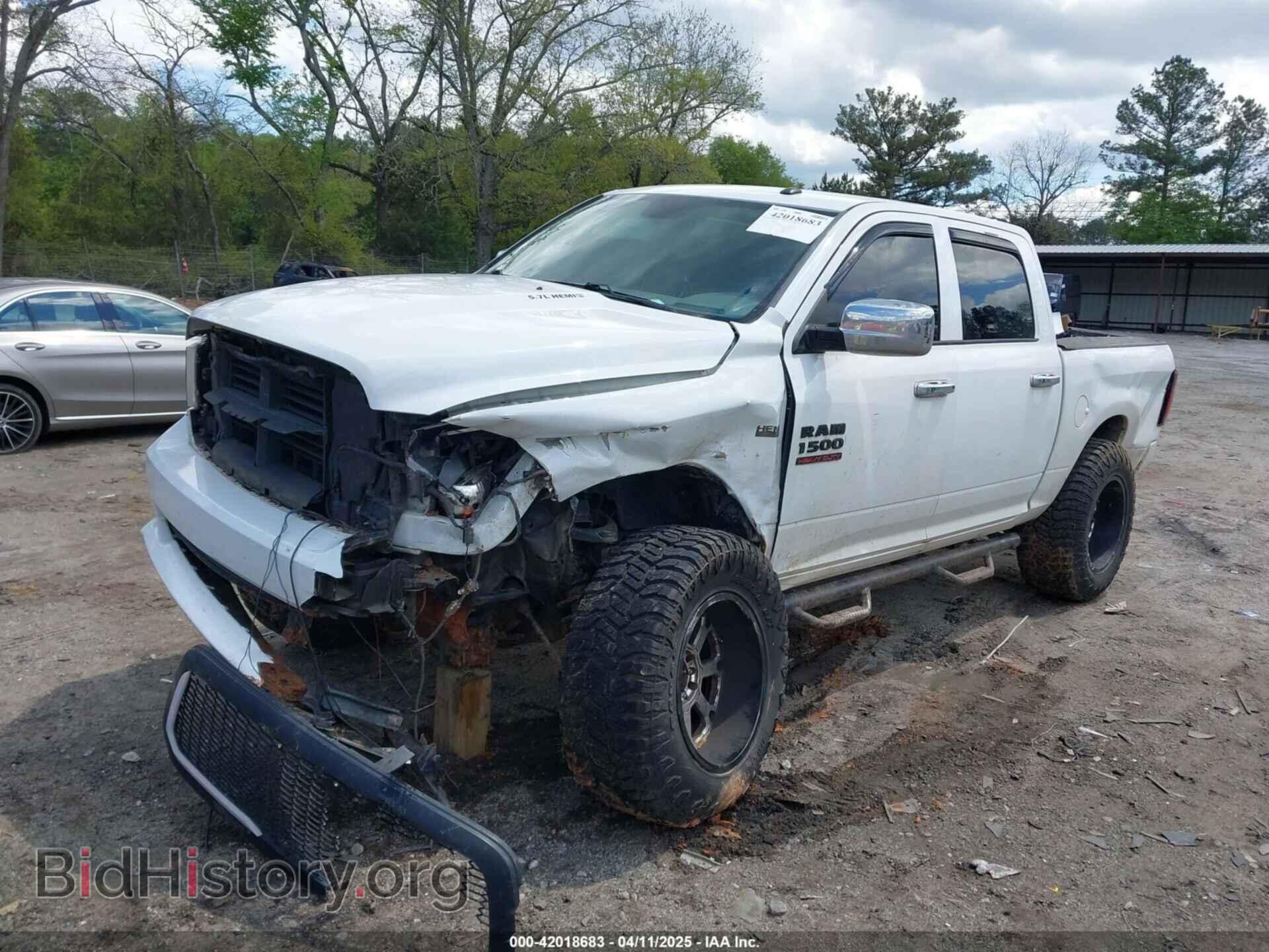 2016 RAM 1500 - VIN: 3C6RR7KT2GG296147 - Фото 2
