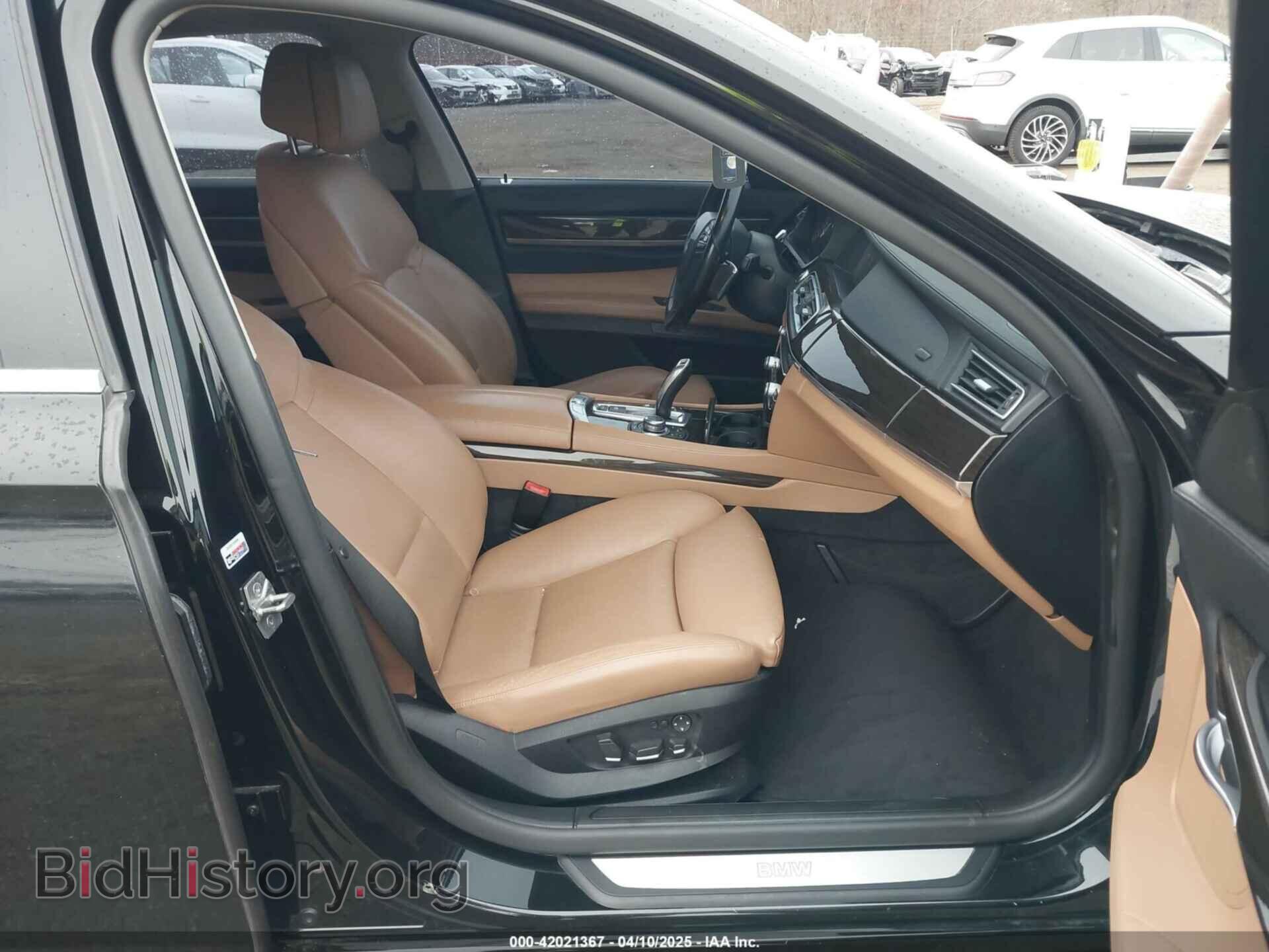 2011 BMW 740I - VIN: WBAKA4C55BC612584 - Фото 5