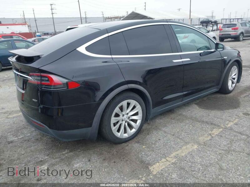 2016 Tesla MODEL X (VIN 5YJXCBE2XGF019095) — photo 4 of 18