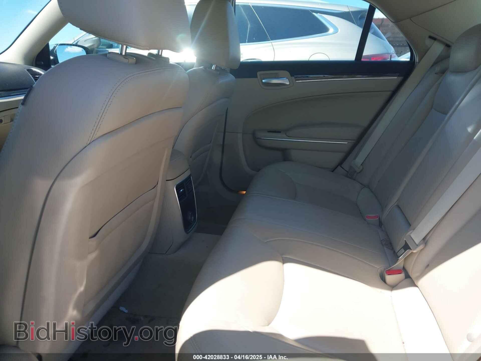 2012 CHRYSLER 300 - VIN: 2C3CCACG5CH210469 - Фото 8