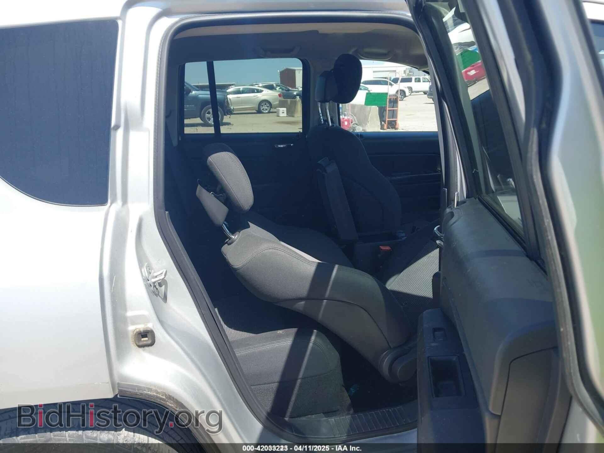 2012 JEEP COMPASS - VIN: 1C4NJCBB1CD660077 - Photo 8