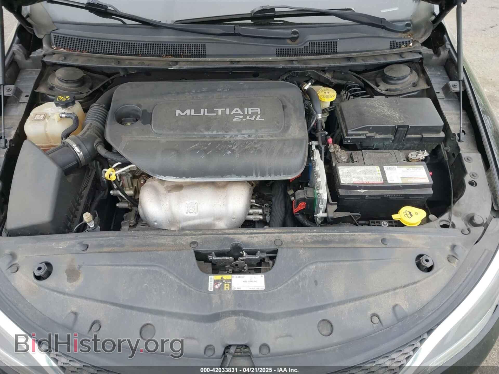 2016 CHRYSLER 200 - VIN: 1C3CCCAB7GN145799 - Фото 10