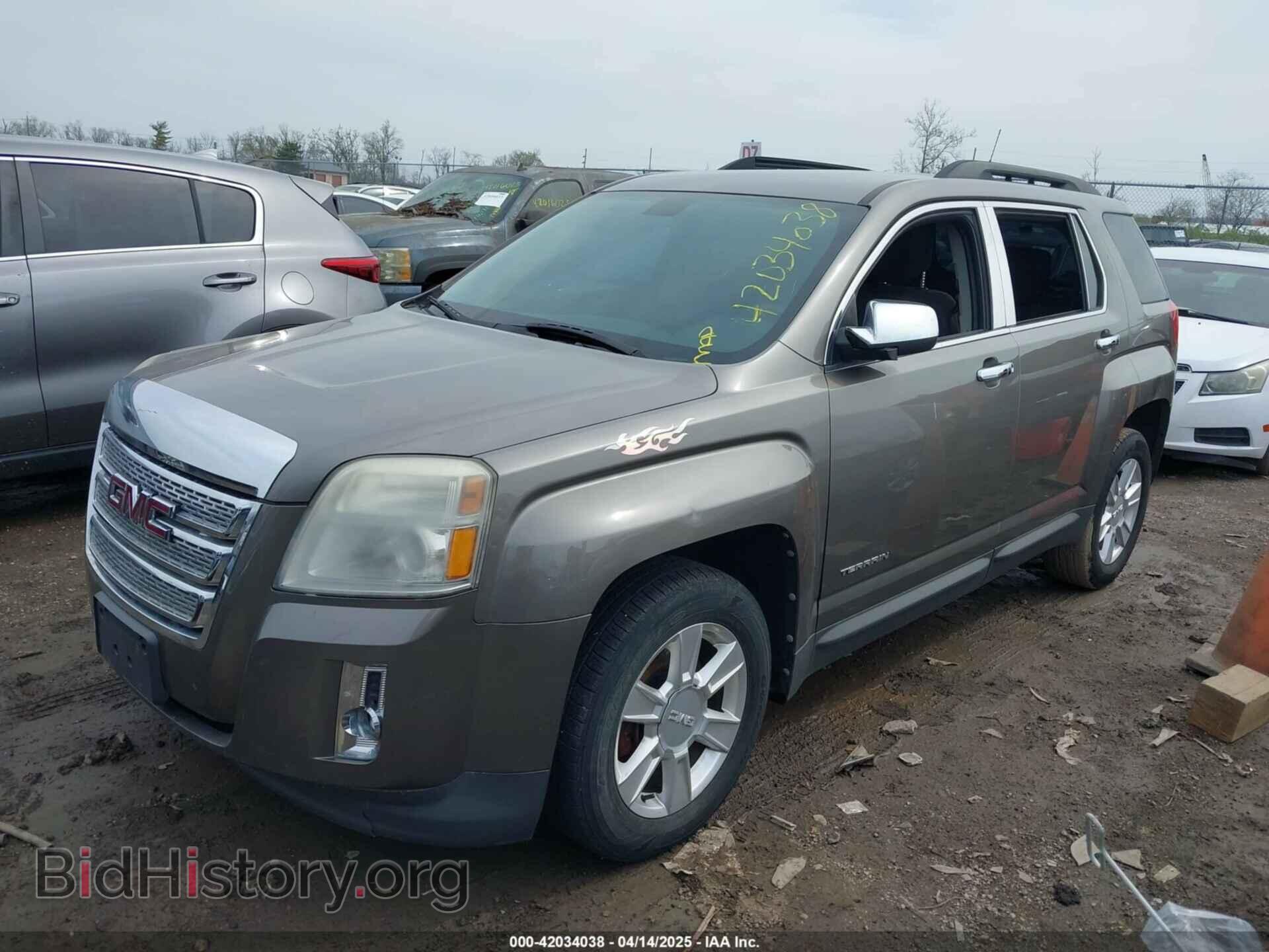 2011 GMC TERRAIN - VIN: 2CTALSEC8B6353319 - Photo 2
