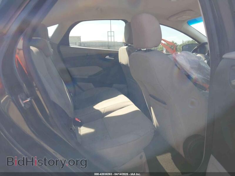 2015 Ford FOCUS (VIN 1FADP3F27FL356577) — photo 8 of 16