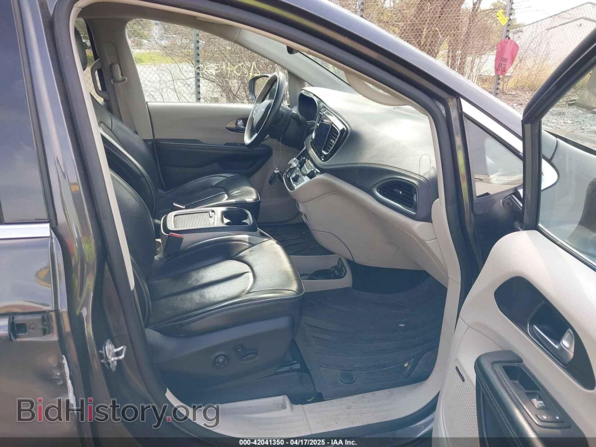 2017 CHRYSLER PACIFICA - VIN: 2C4RC1GG2HR668925 - Photo 5