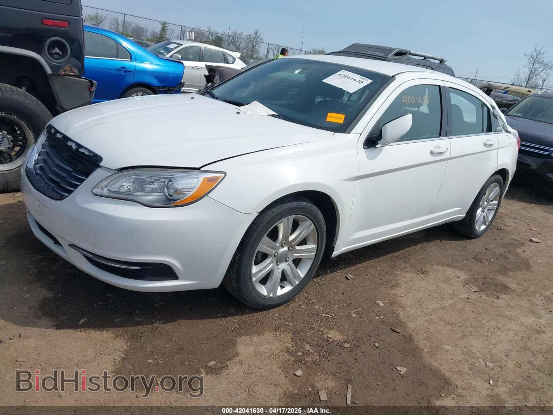 2011 CHRYSLER 200 - VIN: 1C3BC1FB4BN614249 - Фото 2