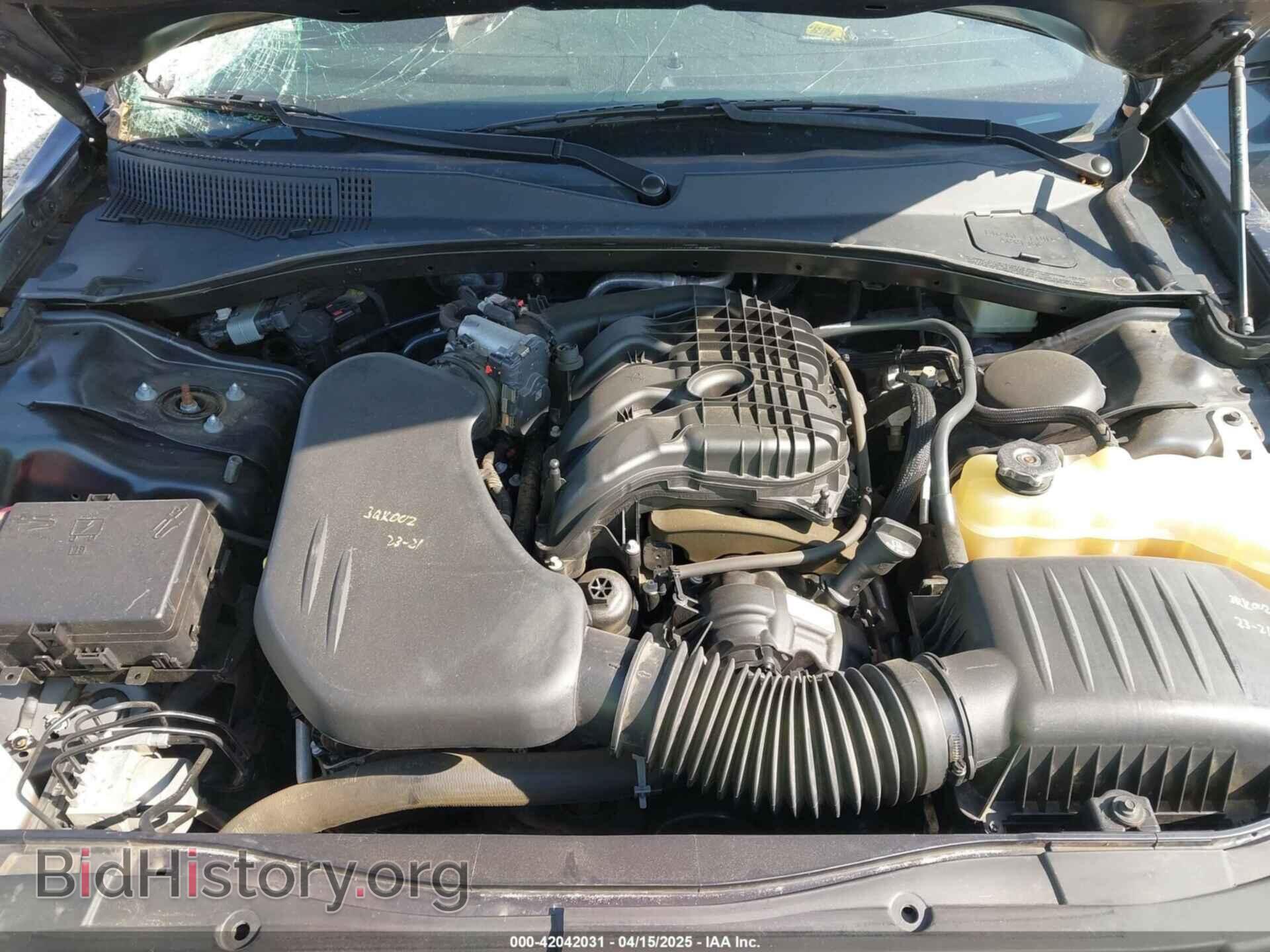 2019 CHRYSLER 300 - VIN: 2C3CCAAG9KH593494 - Фото 10