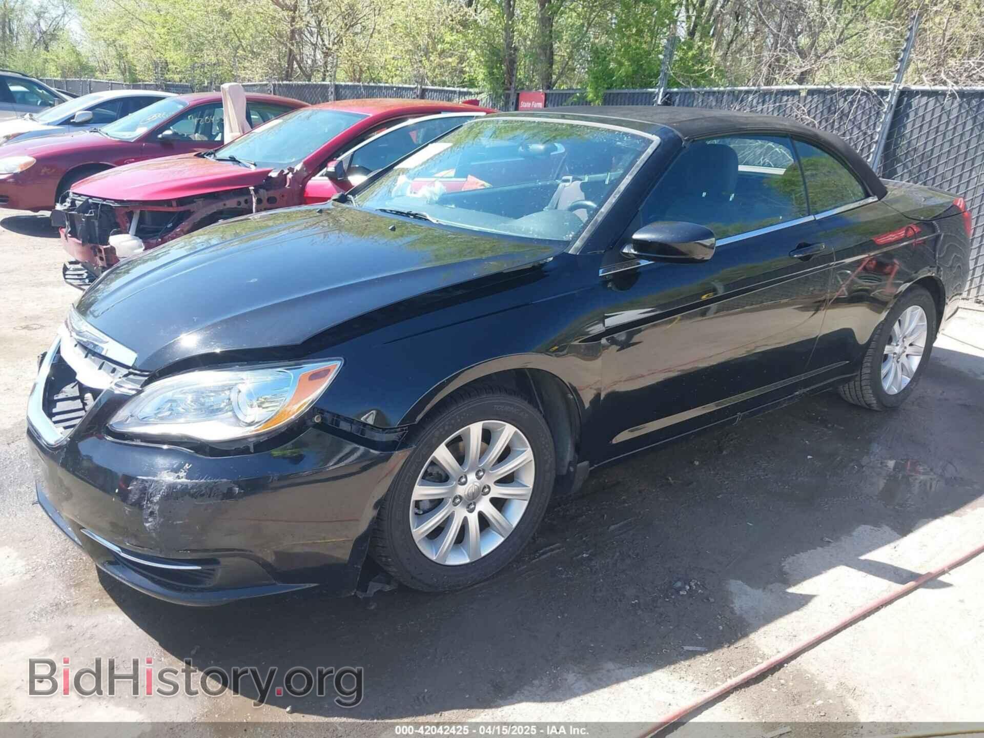 2013 CHRYSLER 200 - VIN: 1C3BCBEB3DN512063 - Фото 2