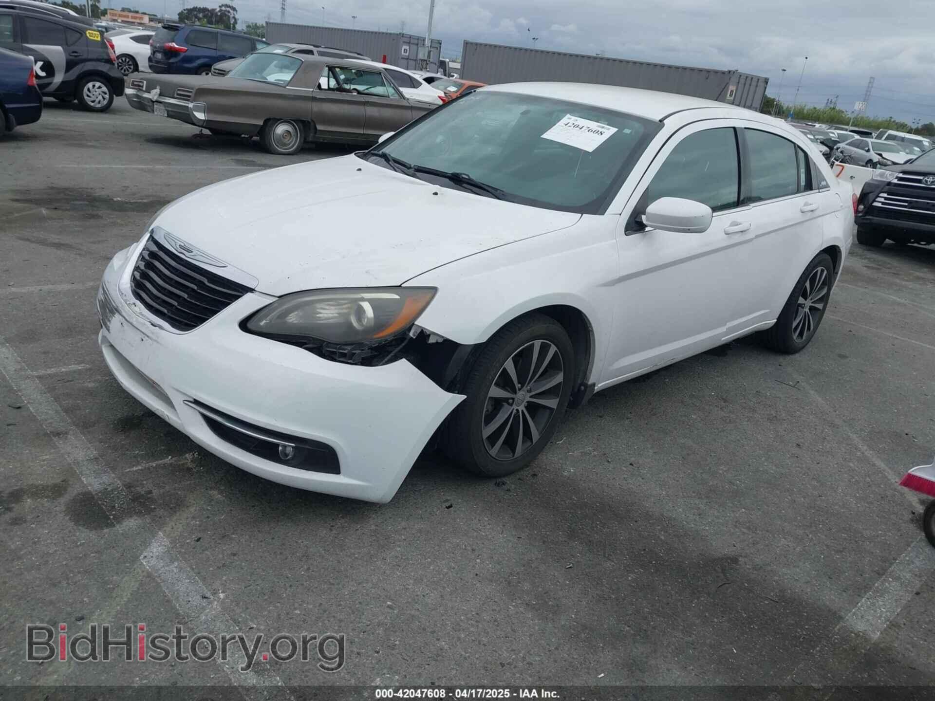 2012 CHRYSLER 200 - VIN: 1C3CCBBG2CN264035 - Фото 2