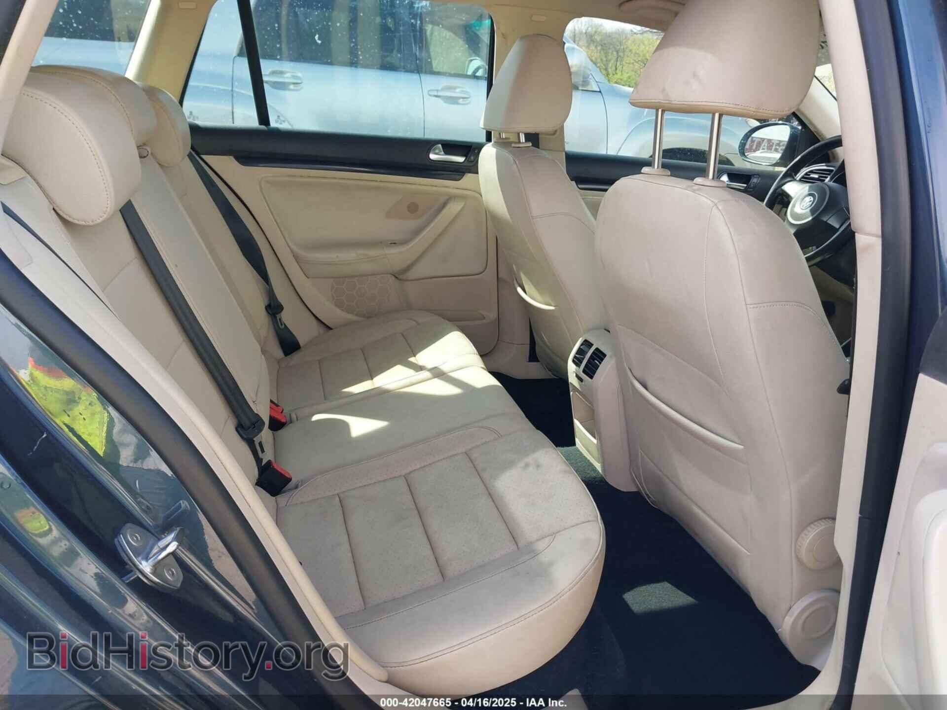 2010 VOLKSWAGEN JETTA - VIN: 3VWTX7AJ3AM664393 - Фото 8