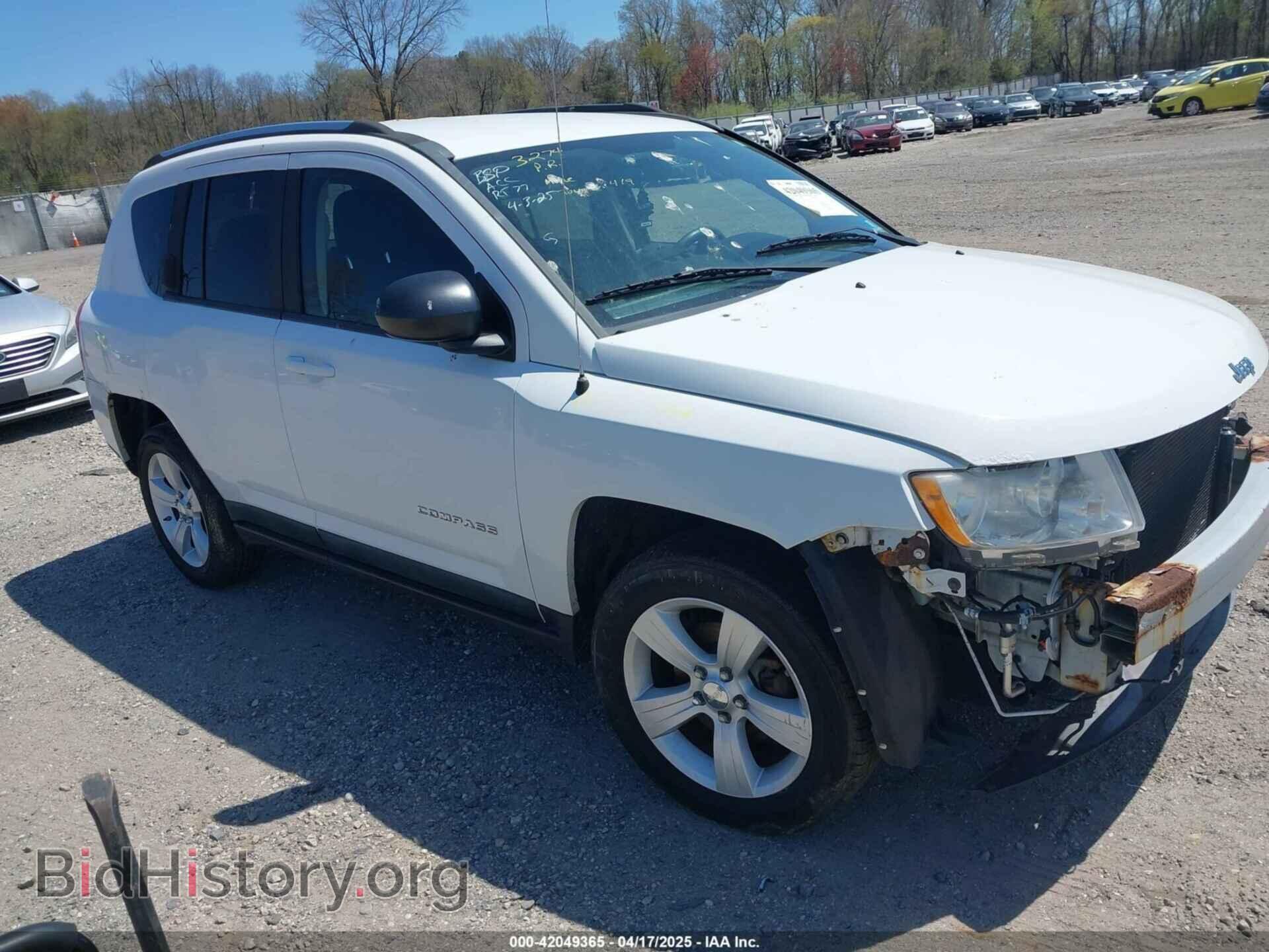 Photo 1J4NT1FA2BD240921 - JEEP COMPASS 2011