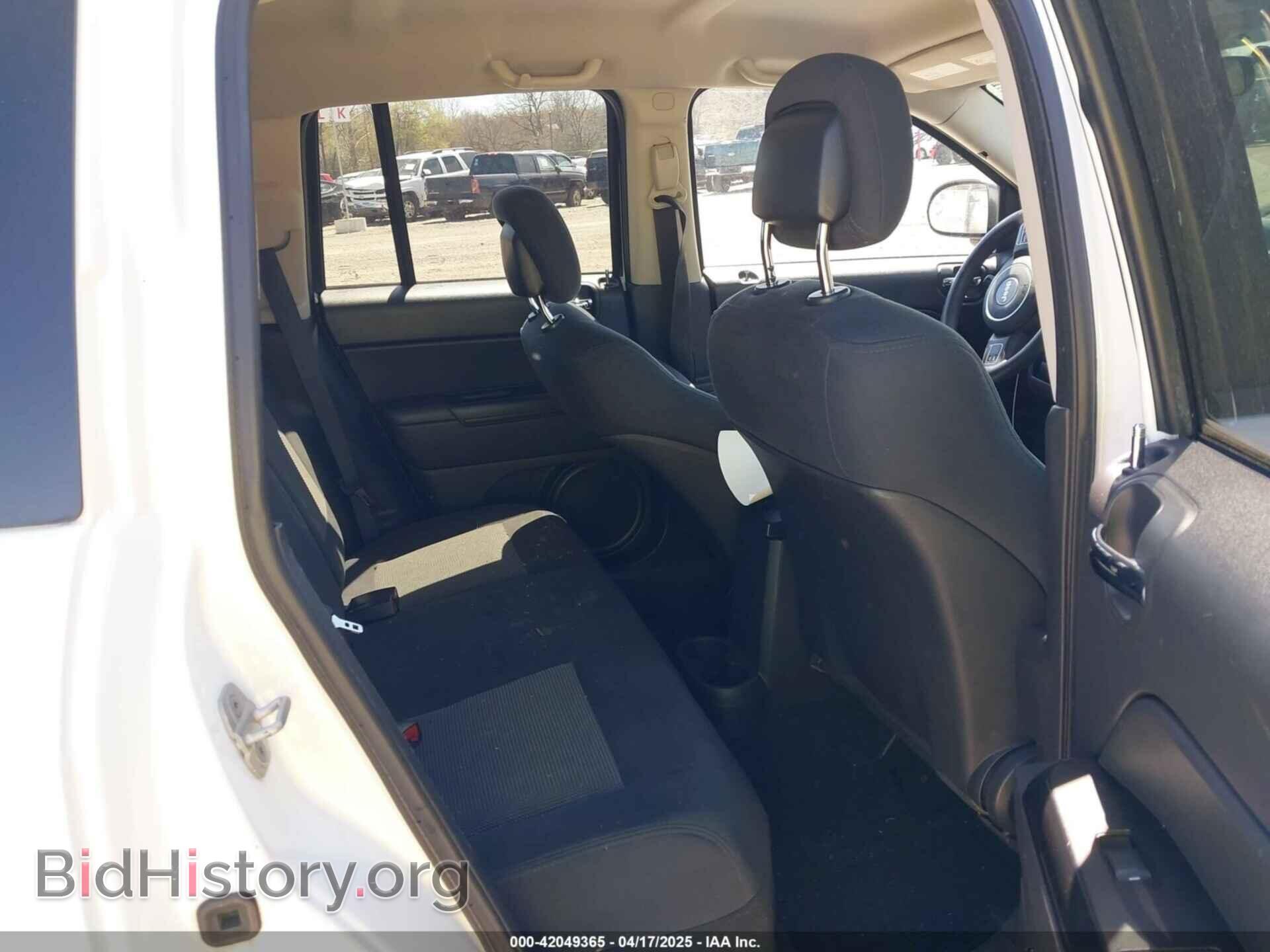 2011 JEEP COMPASS - VIN: 1J4NT1FA2BD240921 - Фото 8