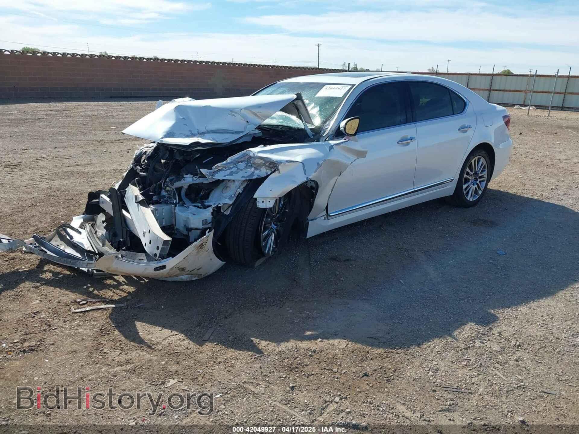 2016 LEXUS LS 460 - VIN: JTHBL5EF2G5143103 - Photo 2