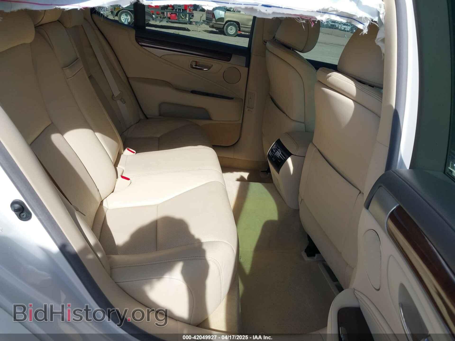 2016 LEXUS LS 460 - VIN: JTHBL5EF2G5143103 - Photo 8