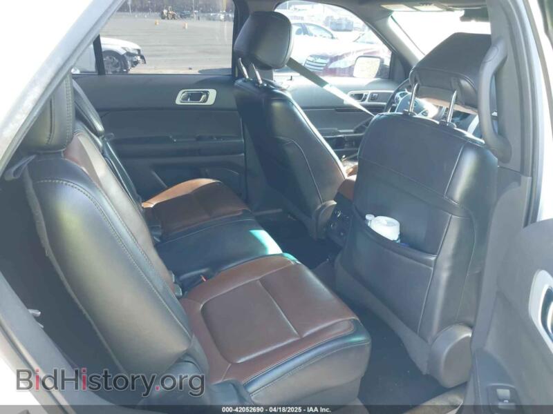 2011 Ford EXPLORER (VIN 1FMHK8F82BGA04579) — photo 8 of 15