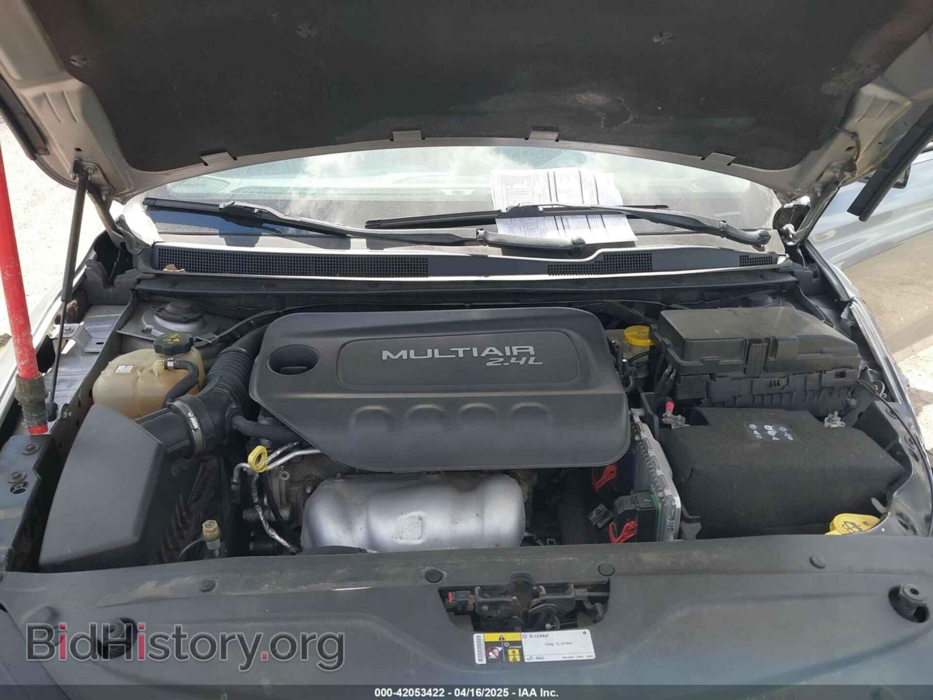 2015 CHRYSLER 200 - VIN: 1C3CCCCB3FN590049 - Фото 10