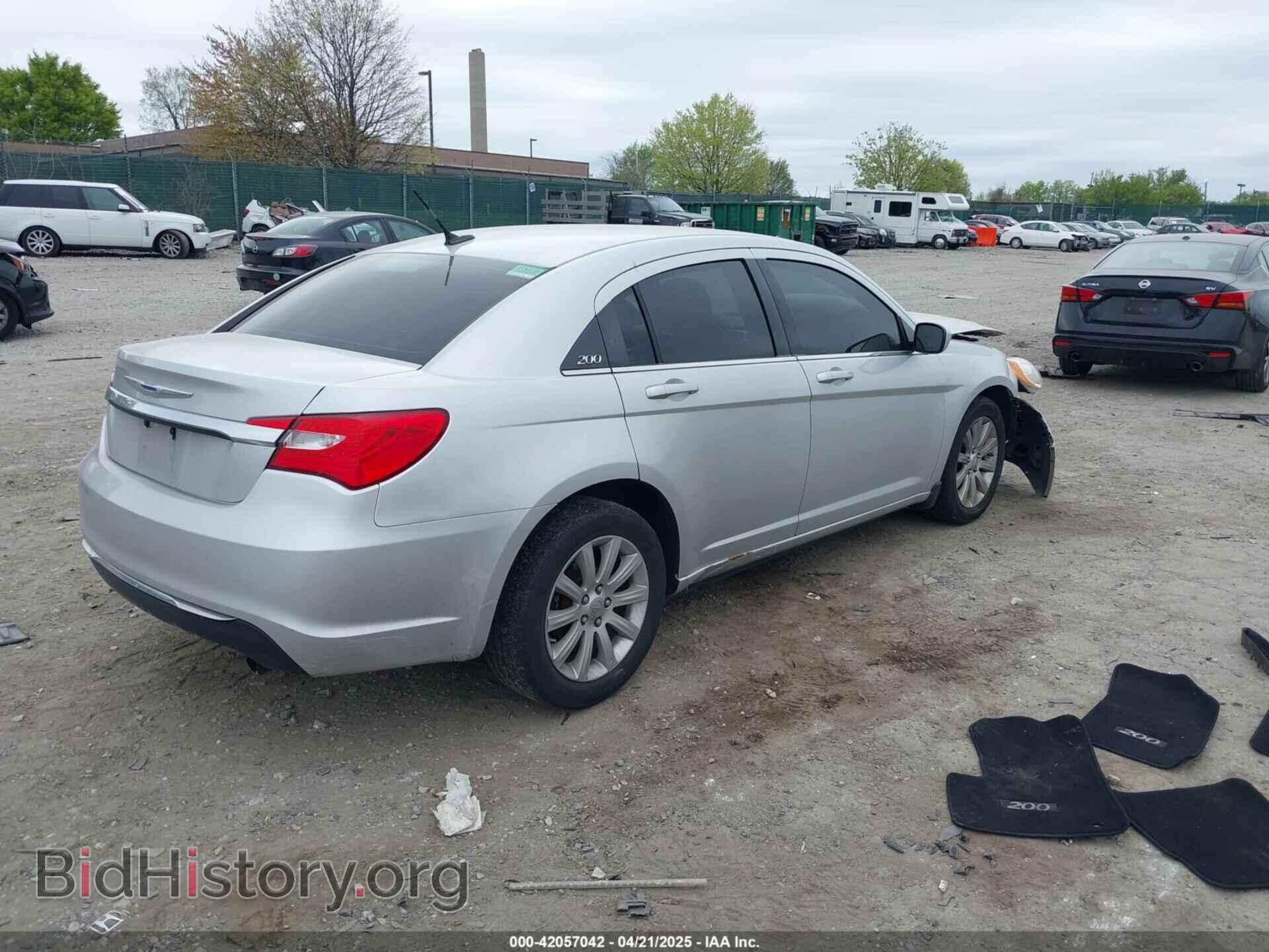 2011 CHRYSLER 200 - VIN: 1C3BC1FB3BN585679 - Фото 4