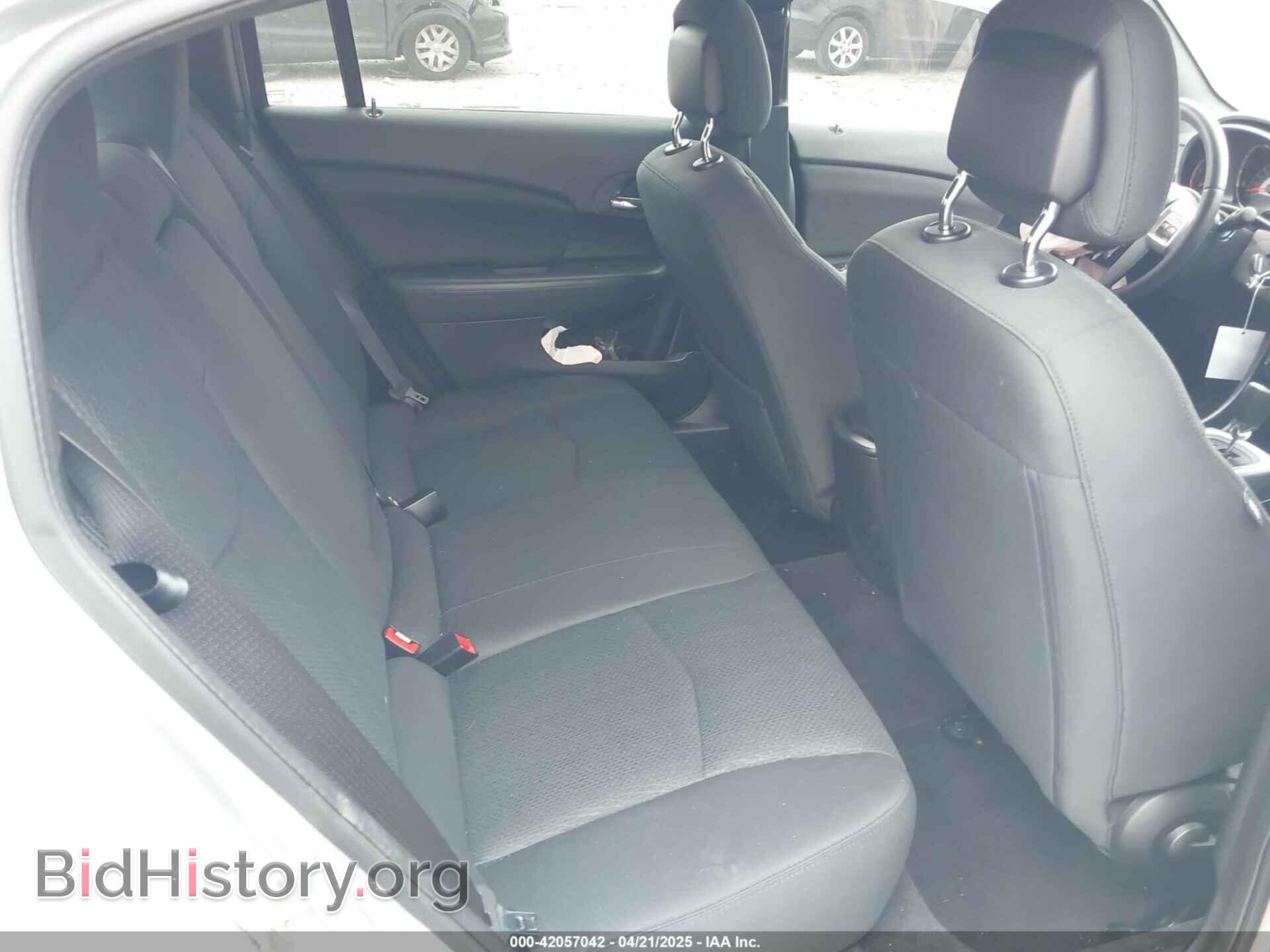 2011 CHRYSLER 200 - VIN: 1C3BC1FB3BN585679 - Фото 8