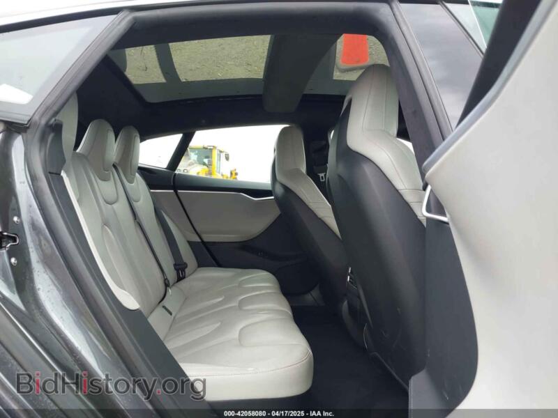 2016 Tesla MODEL S (VIN 5YJSA1E27GF129824) — фото 8 из 17