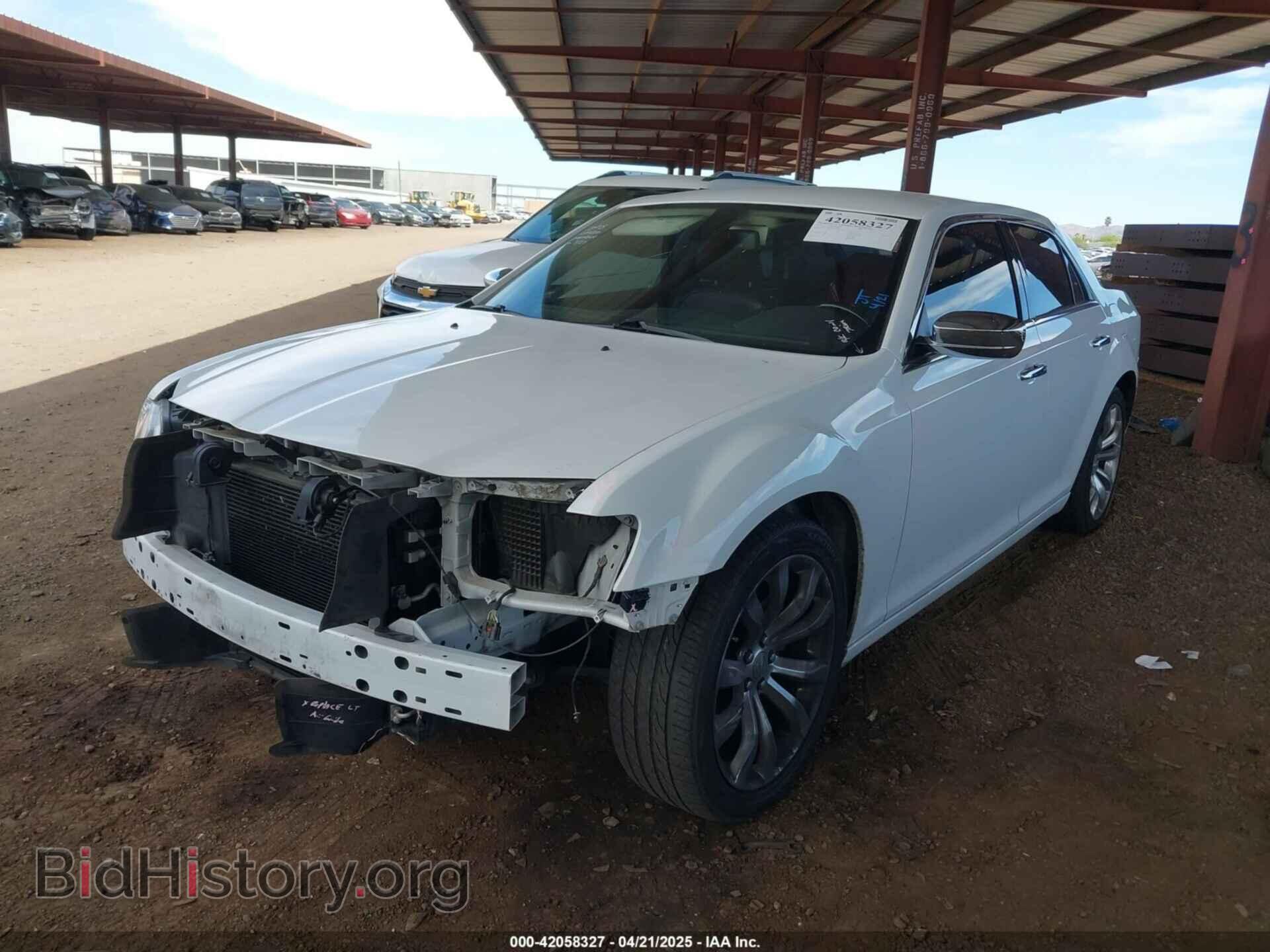 2019 CHRYSLER 300 - VIN: 2C3CCAEG9KH689328 - Фото 2