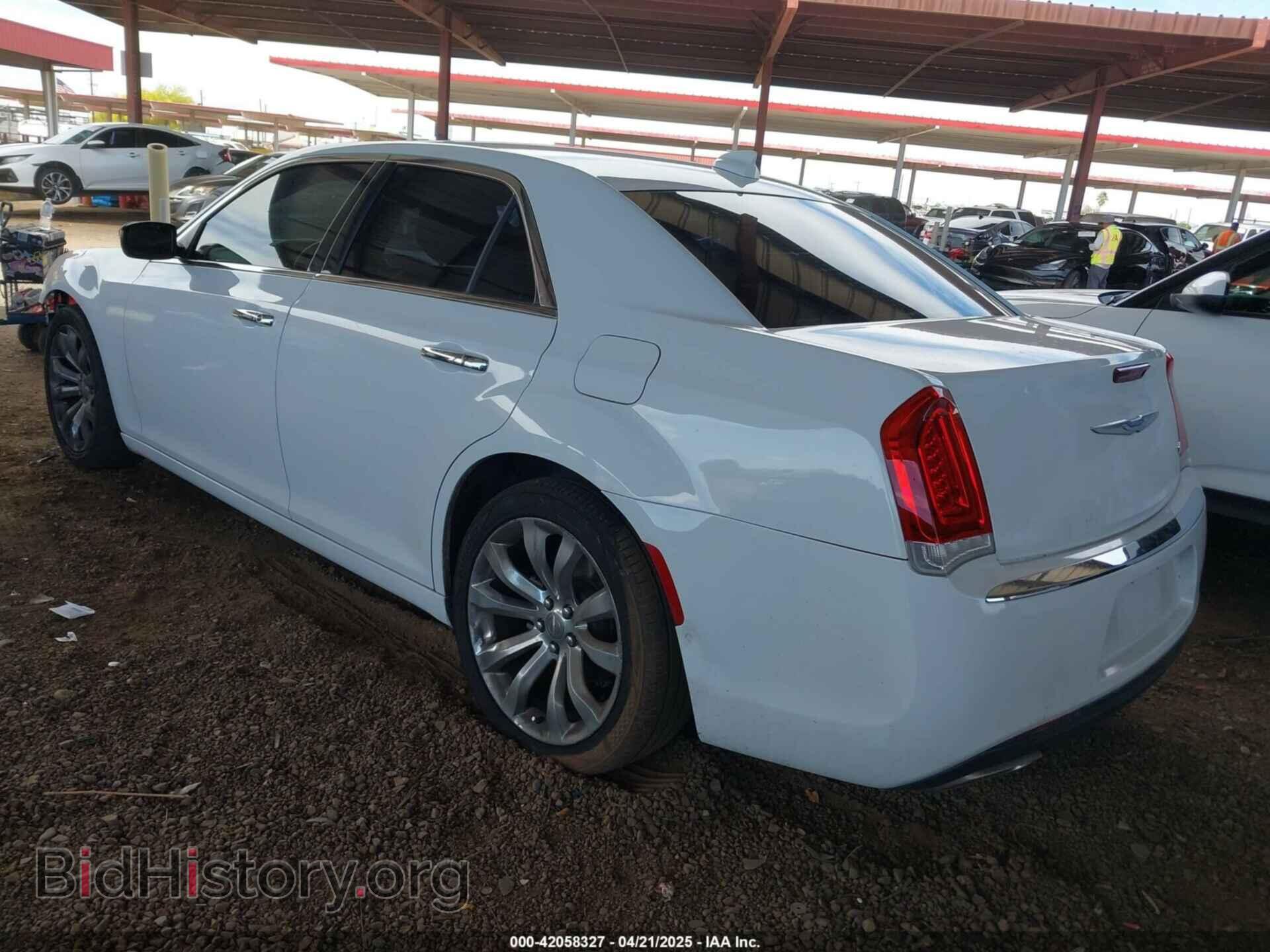 2019 CHRYSLER 300 - VIN: 2C3CCAEG9KH689328 - Фото 3