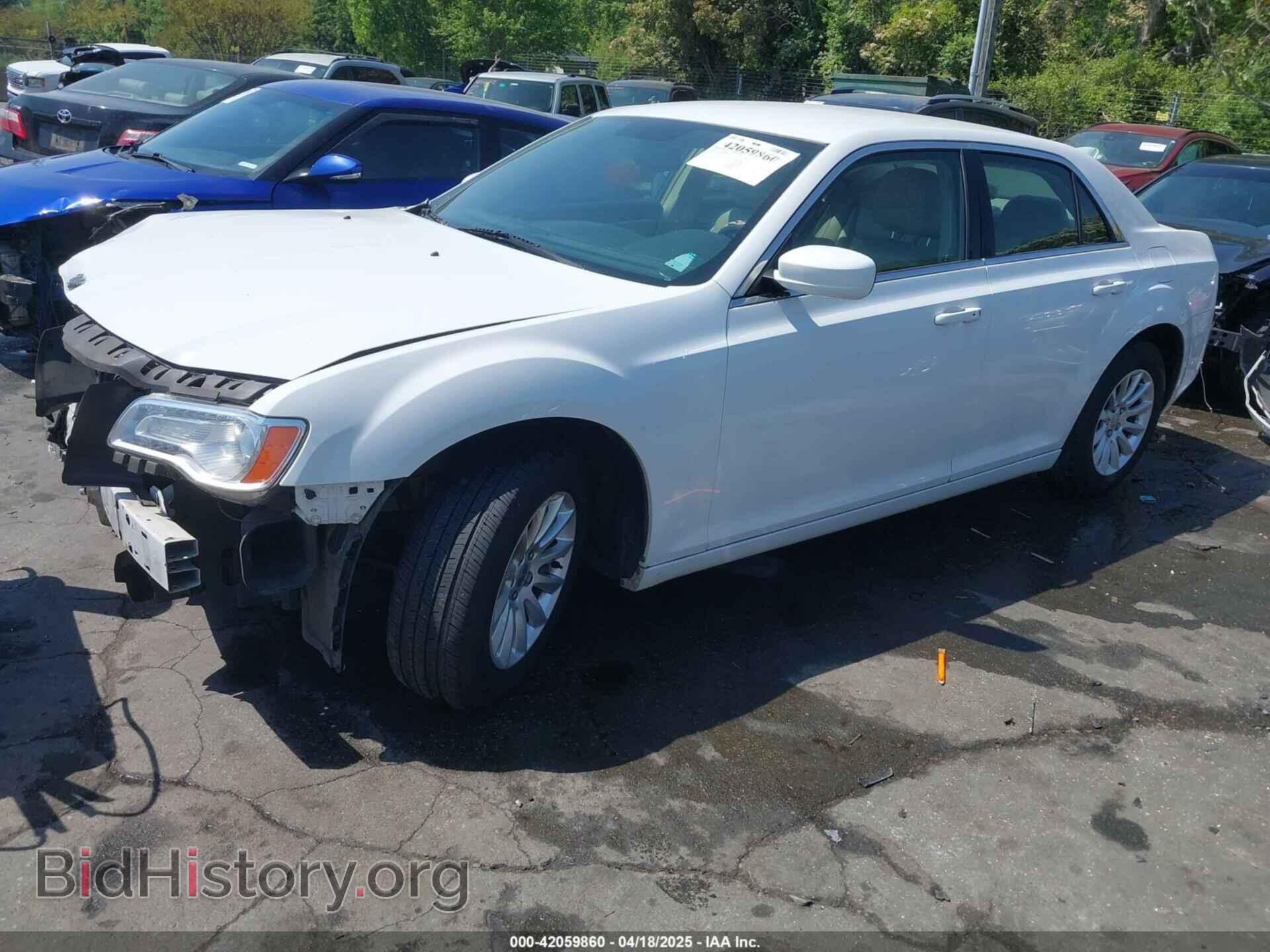 2013 CHRYSLER 300 - VIN: 2C3CCAAG1DH603521 - Фото 2