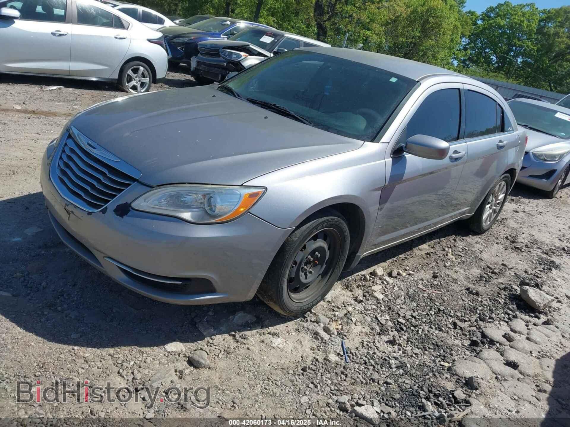 2013 CHRYSLER 200 - VIN: 1C3CCBAB5DN642131 - Фото 2