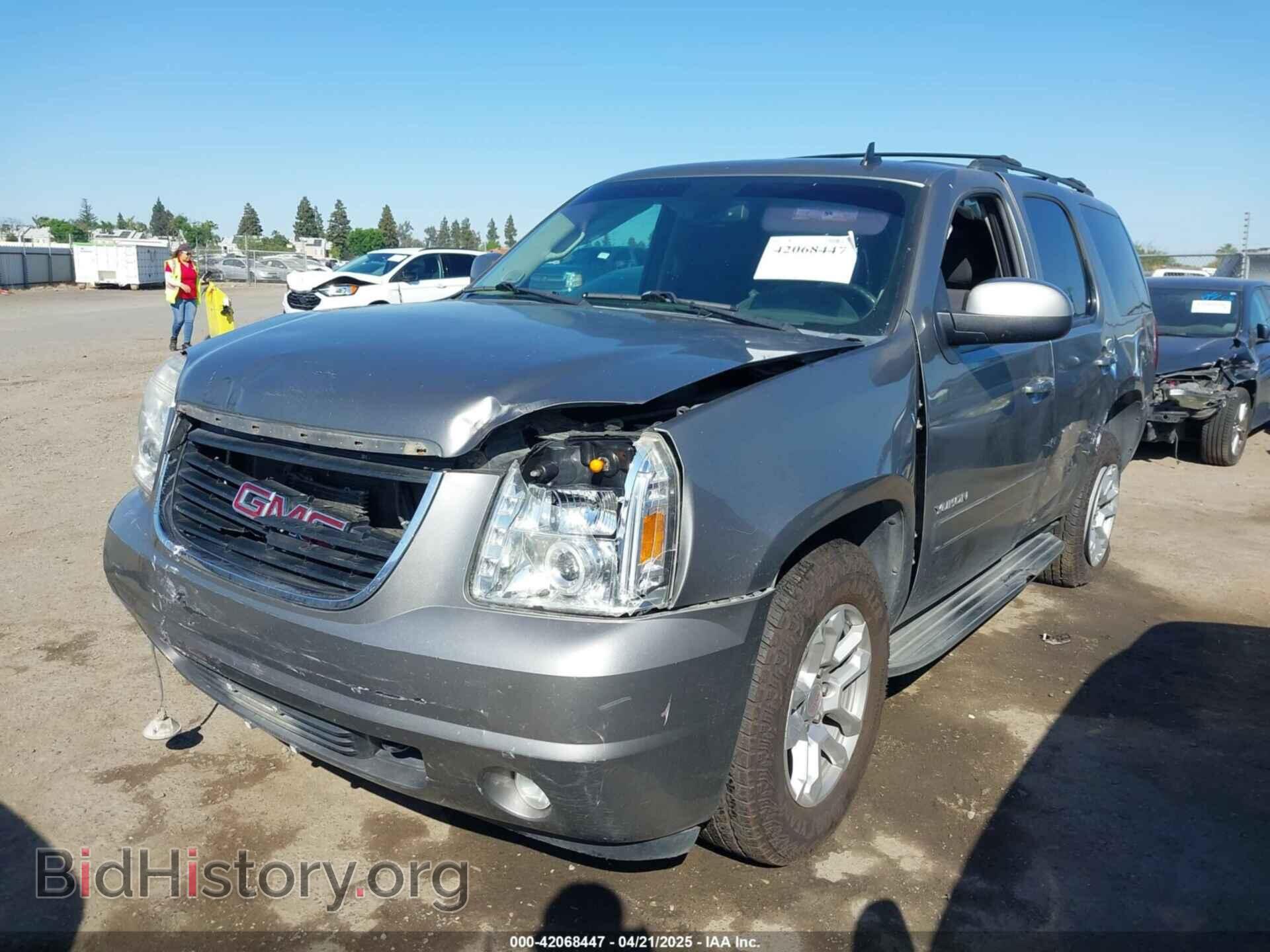 2012 GMC YUKON - VIN: 1GKS1AE02CR228574 - Photo 2