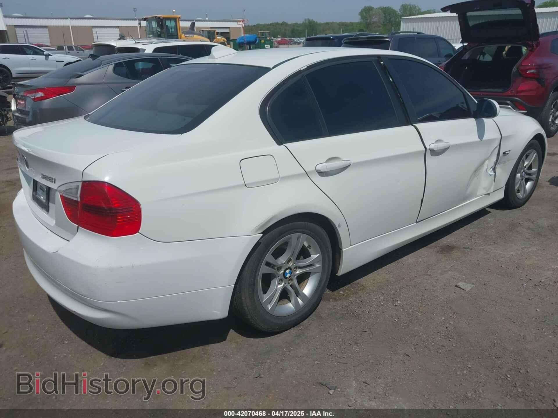 2008 BMW 328I - VIN: WBAVA33588P143581 - Фото 4