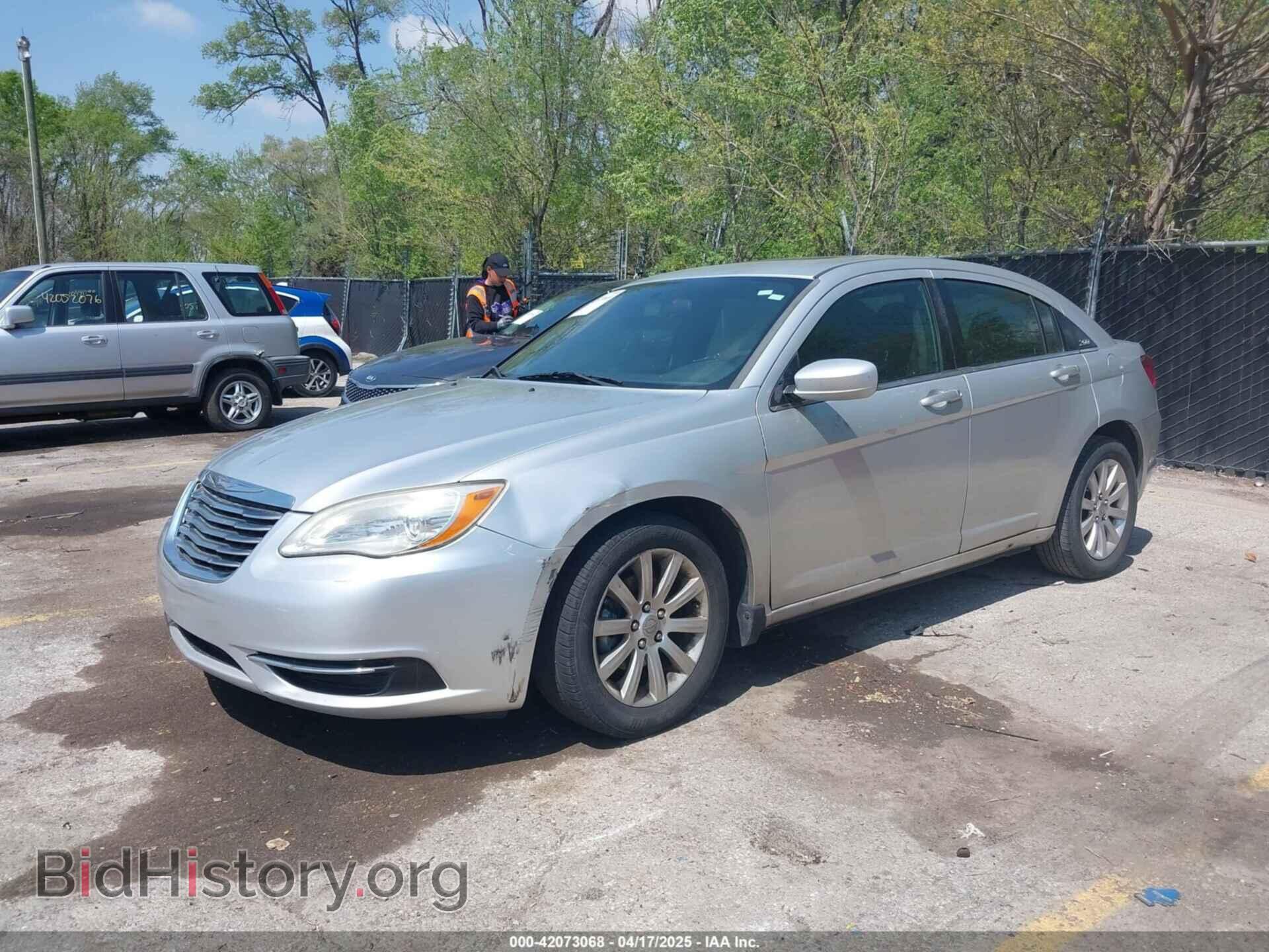 2011 CHRYSLER 200 - VIN: 1C3BC1FB3BN501103 - Фото 2
