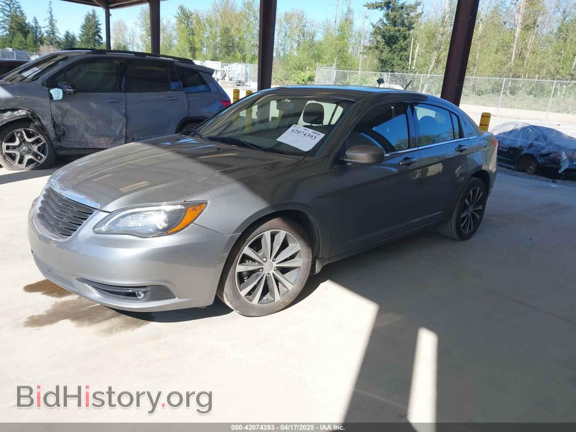 2013 CHRYSLER 200 - VIN: 1C3CCBBB6DN570497 - Фото 2