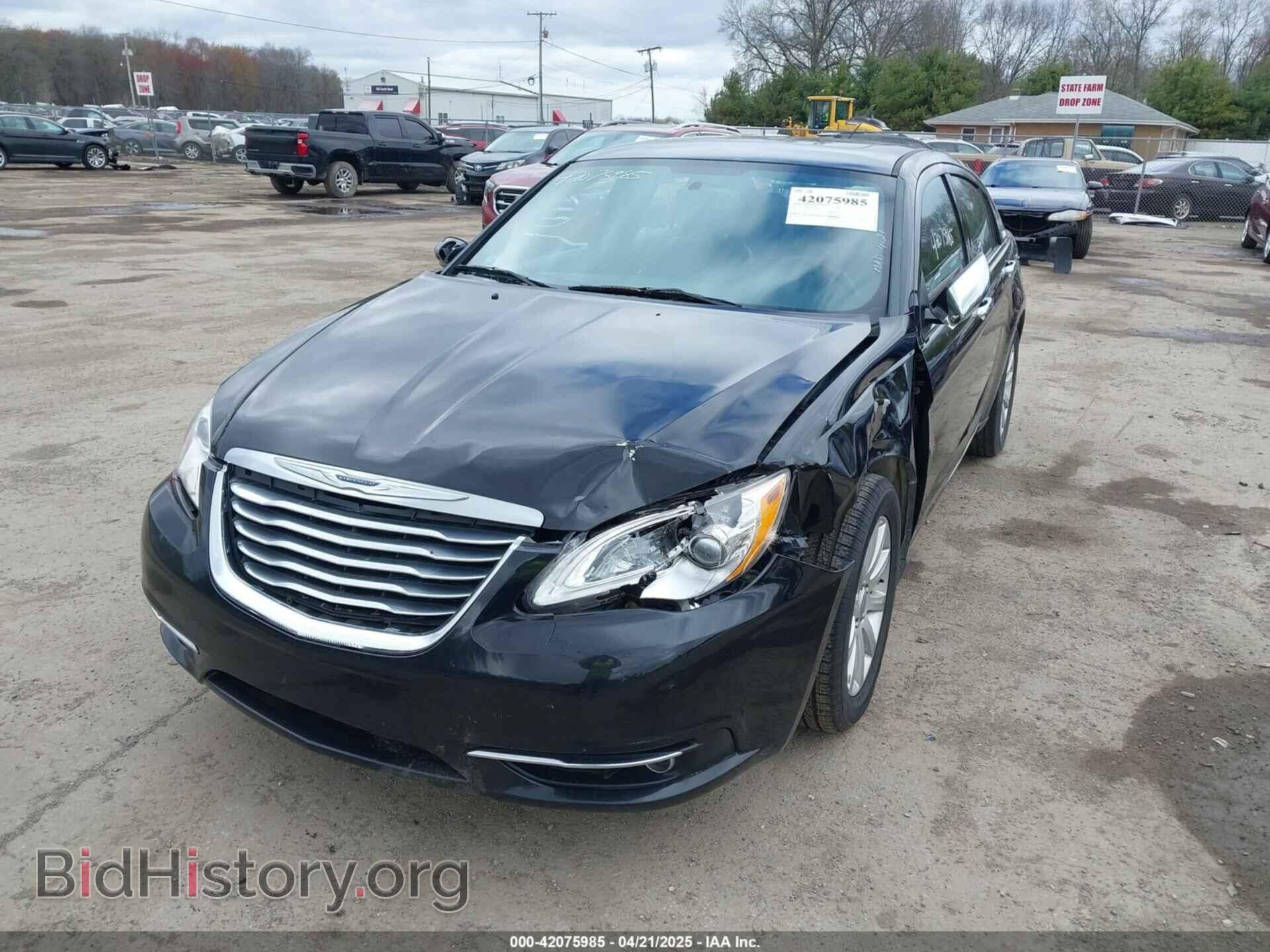 2013 CHRYSLER 200 - VIN: 1C3CCBCG4DN754945 - Фото 2