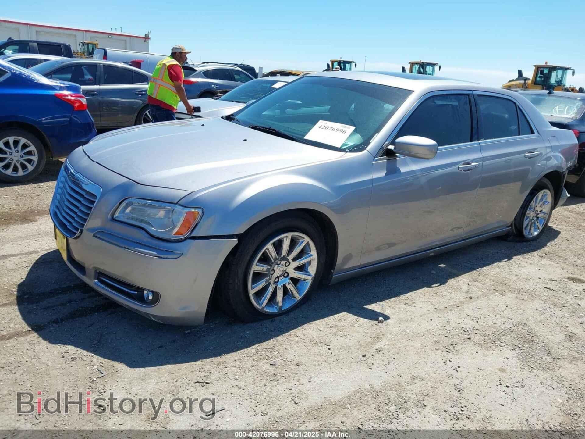 2014 CHRYSLER 300 - VIN: 2C3CCAAG8EH264595 - Фото 2